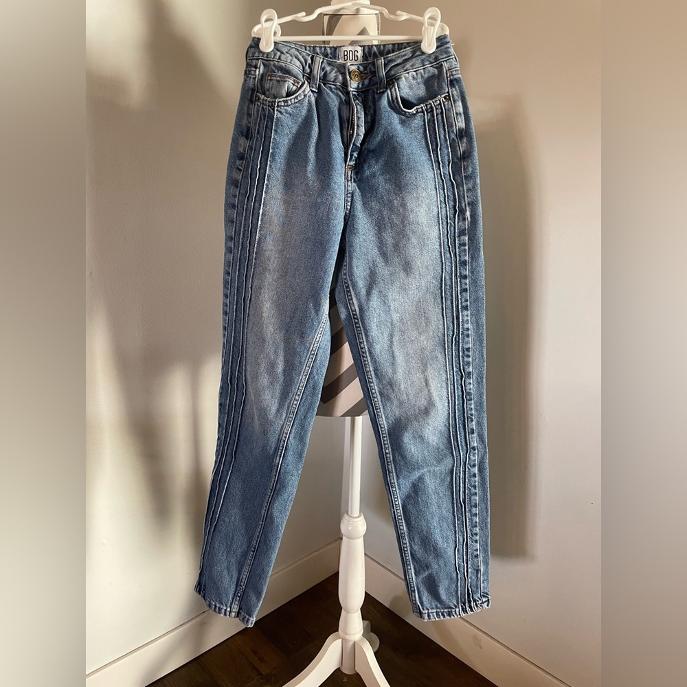 BDG mom jean. Size 24